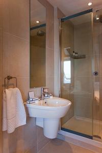 Master bedroom ensuite charming master bedroom ensuite in london serviced apartment
