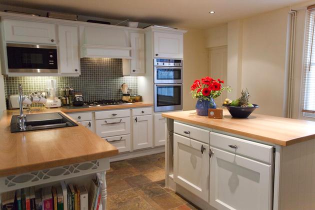 homely kitchen in london serviced home