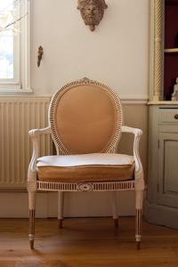 chair in london short term accommodation