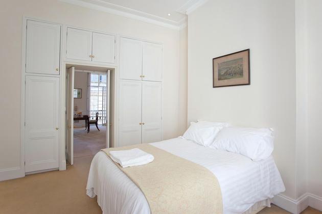 bed in london serviced apartment