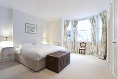 double bedroom in Chelsea short accommodation London 